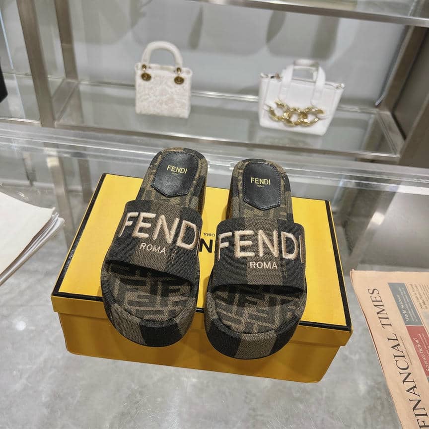 Fendi Slipper-27